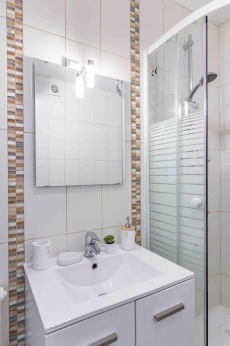 Appartement Avec Parking Et Terrasse Metro 7 Et Paris Вильжюиф Экстерьер фото